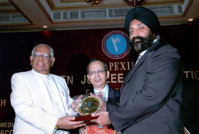 Award for &#39;Best Exports&#39; turnover Sh. Somnath Chaterjee