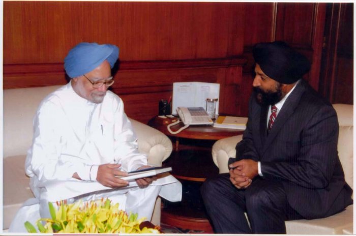 Presenting &#39;Calling Sehmat&#39; to Prime Minister Dr. Manmohan Singh